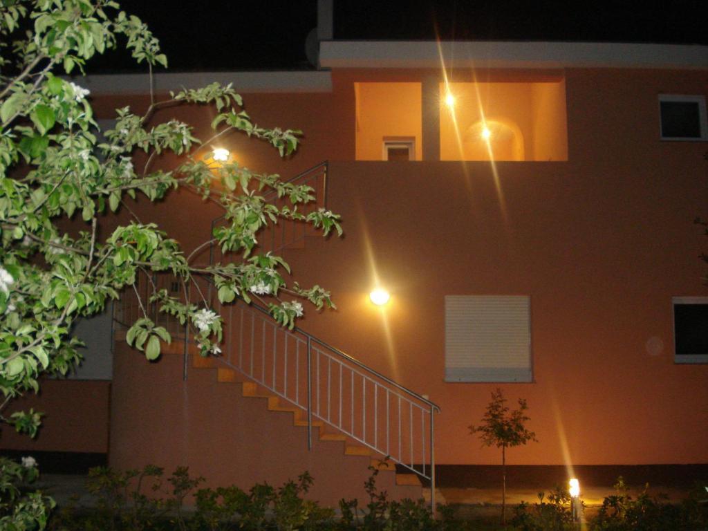 Apartments Luna Sukošan Buitenkant foto
